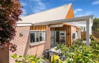 5/34 Waipuia Place, Greenhithe