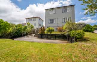 11 Essex Street, Marchwiel