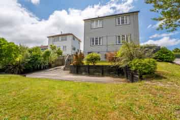 11 Essex Street, Marchwiel
