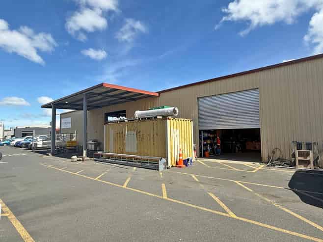 Versatile Industrial Site with Drive Around Access