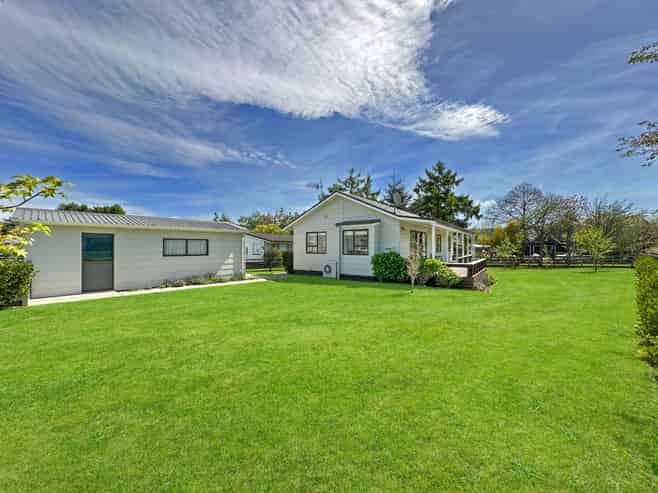 10 Antonia Place, Kinloch