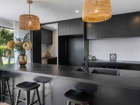 145 Seaview Road, Westown