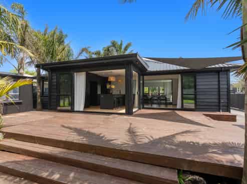 145 Seaview Road, Westown