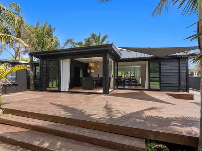 145 Seaview Road, Westown