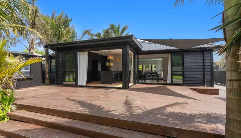 145 Seaview Road, Westown