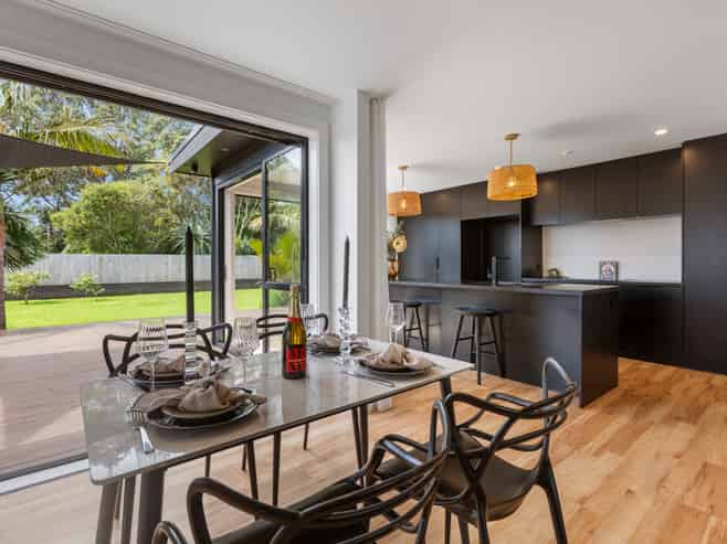 145 Seaview Road, Westown