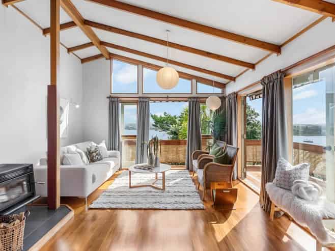 20 Oruamo Place, Beach Haven
