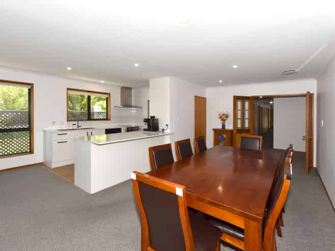 4 Harlech Mews, Avonhead