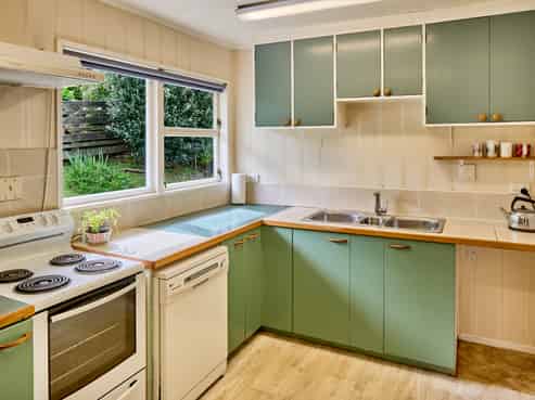 17 Annan Grove, Papakowhai