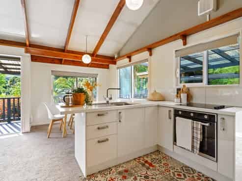 126 Western Hills Drive, Kensington