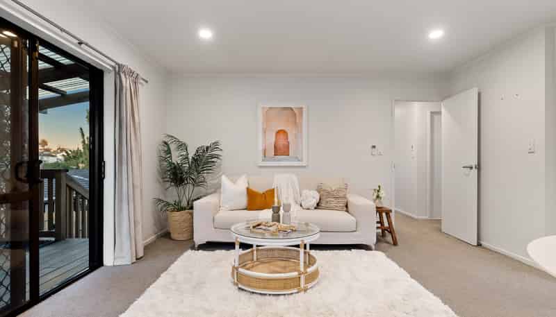 2/7  Eskdale Rd , Birkdale