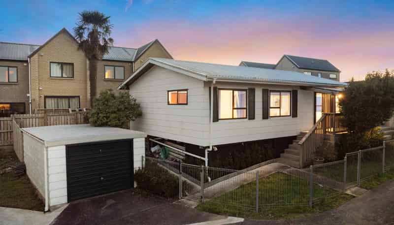 2/7  Eskdale Rd , Birkdale