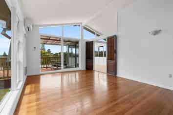 204 Old Titirangi Road , Titirangi