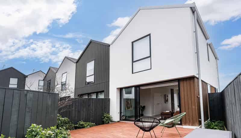 5/6 Oswald Crescent, Paparangi
