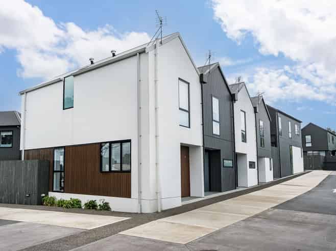 5/6 Oswald Crescent, Paparangi