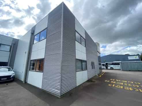 High-stud, versatile, sunny