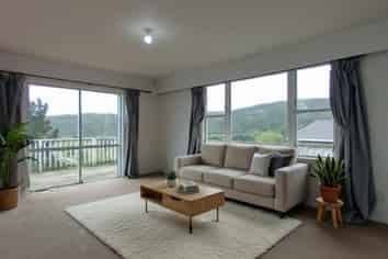 32 Castle Crescent, Stokes Valley