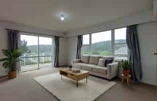 32 Castle Crescent, Stokes Valley