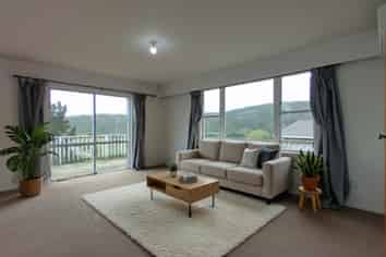 32 Castle Crescent, Stokes Valley