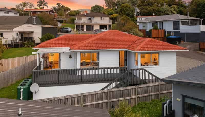 6C Zingaro Place, Massey