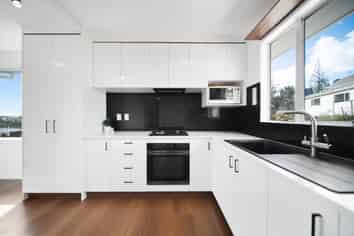 6C Zingaro Place, Massey