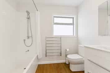 86 Ruskin Road, Newlands