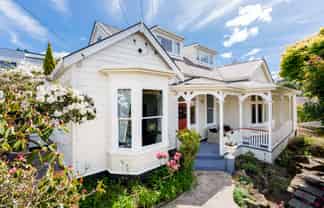 25 Pacific Street, Roslyn