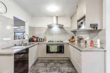 13 Redwood drive, Massey