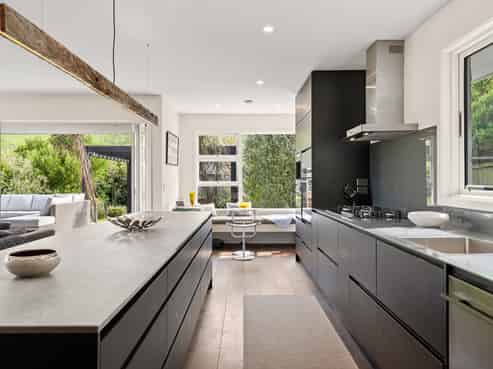 120 Pipers Valley Road, Duvauchelle