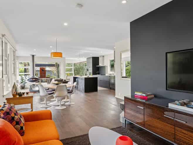 120 Pipers Valley Road, Duvauchelle