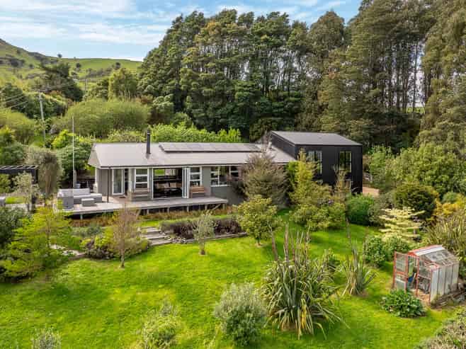 120 Pipers Valley Road, Duvauchelle