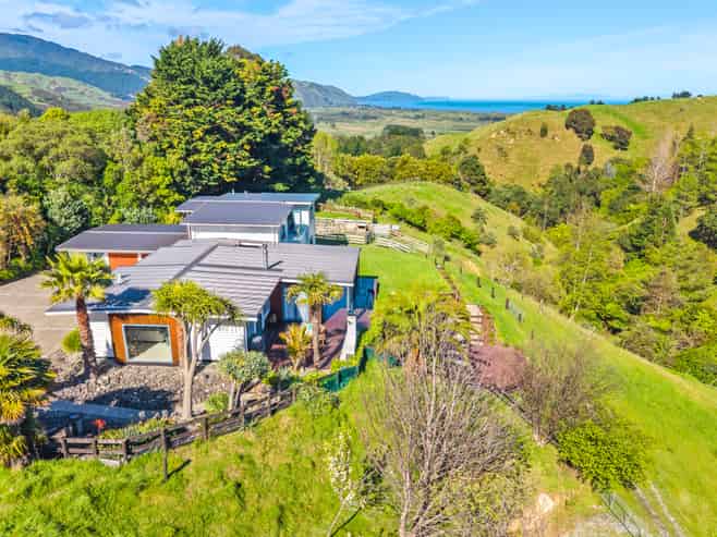 105 Waterfall Road, Paraparaumu