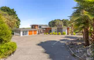 105 Waterfall Road, Paraparaumu