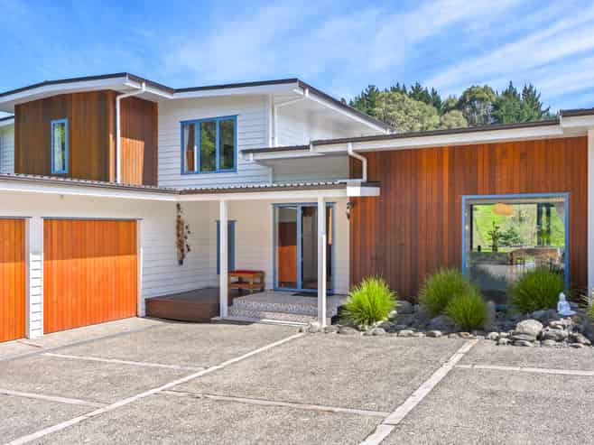 105 Waterfall Road, Paraparaumu