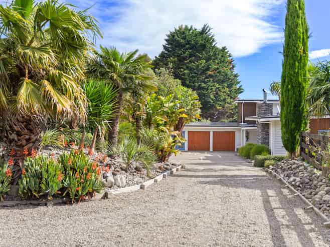 105 Waterfall Road, Paraparaumu