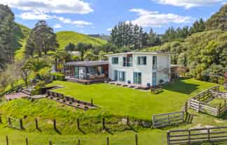 105 Waterfall Road, Paraparaumu