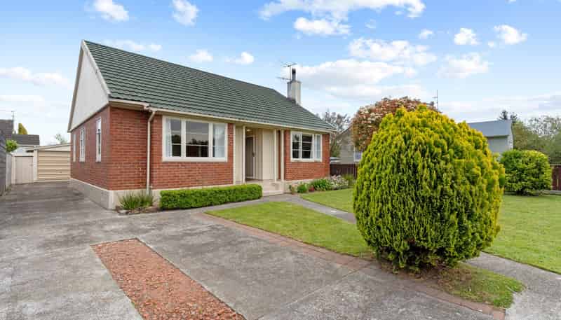 24 Masters Crescent, Masterton