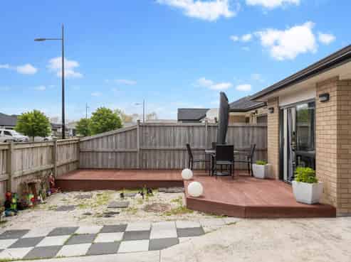 10 Silver Beech Street, Takanini