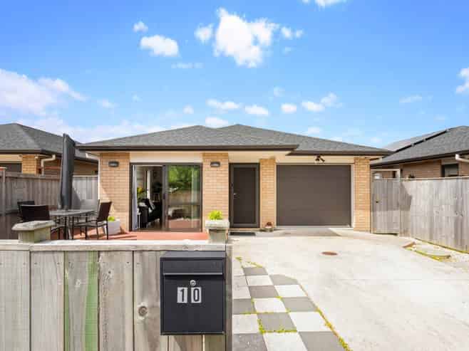 10 Silver Beech Street, Takanini