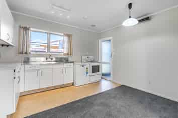 B/191 Centreway Road , Orewa