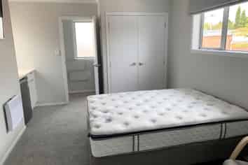 4/11 Knighton Road (Room C), Hillcrest