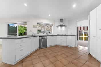 6 Aristoy Close, Conifer Grove