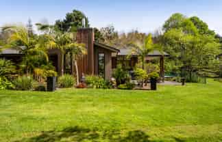 1405 South Road, Kaitake
