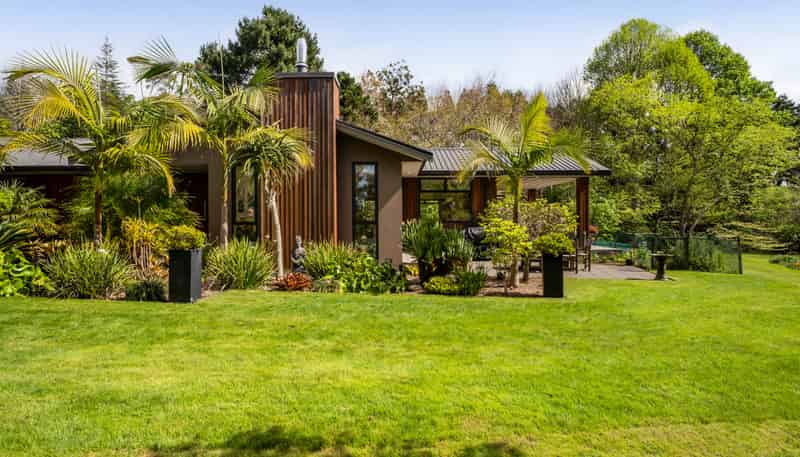 1405 South Road, Kaitake