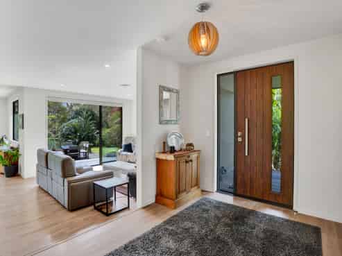 1405 South Road, Kaitake