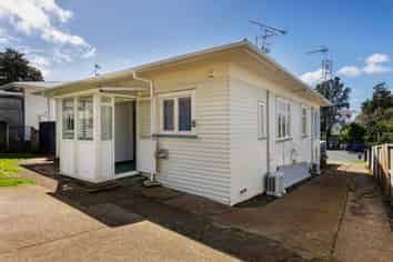 2/123 Mount Albert Rd, Mount Albert