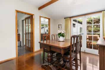 134 Ridge Road, Lincoln
