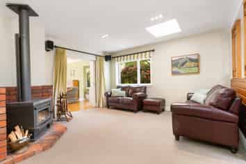 134 Ridge Road, Lincoln