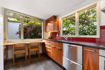 134 Ridge Road, Lincoln