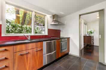 134 Ridge Road, Lincoln
